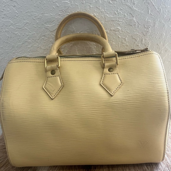 Louis Vuitton - Picture 4 of 4